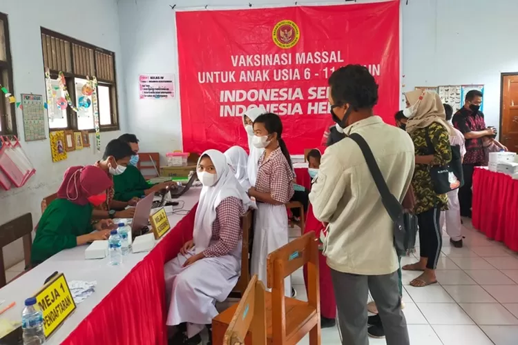 Vaksinasi dosis kedua di Kendal terus dilakukan untuk mencegah dan mengantisipasi ancaman geombang ketiga, Kamis 10 februari 2022.  (edi prayitno/ kontributor Kendal)