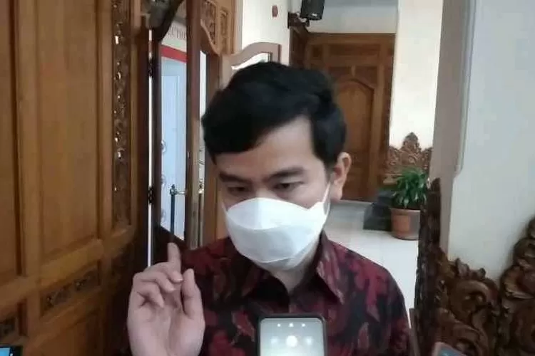 Wali Kota Solo Gibran Rakabuming Raka akan menelepon Gubernur Jawa Tengah Ganjar Pranowo setelah surat permintaan isoter Donohudan tak ditanggapi (Endang Kusumastuti)