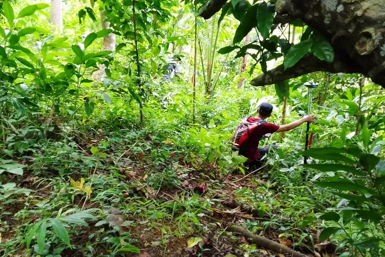 CAPTION : Keterangan : Pengukuran tanah di Desa Wadas selesai.  (Foto: Dokumentasi Warga)