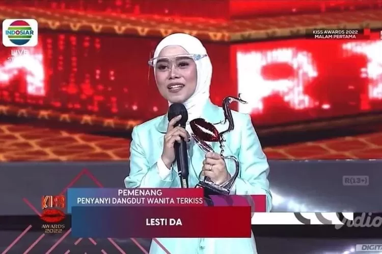 Lesti Kejora mendapatkan lima penghargaan dalam acara KISS Award 2022.  (Twitter/@tvindonesiawkwk)