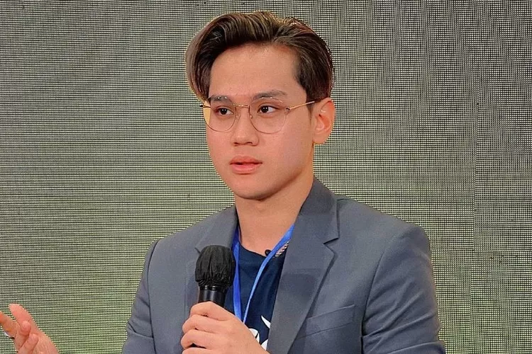 Indra Kenz minta maaf.