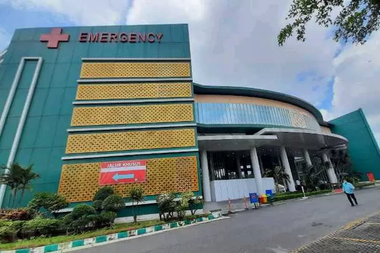 Rumah Sakit UNS Solo mulai dipenuhi pasien Covid-19 (Endang Kusumastuti)