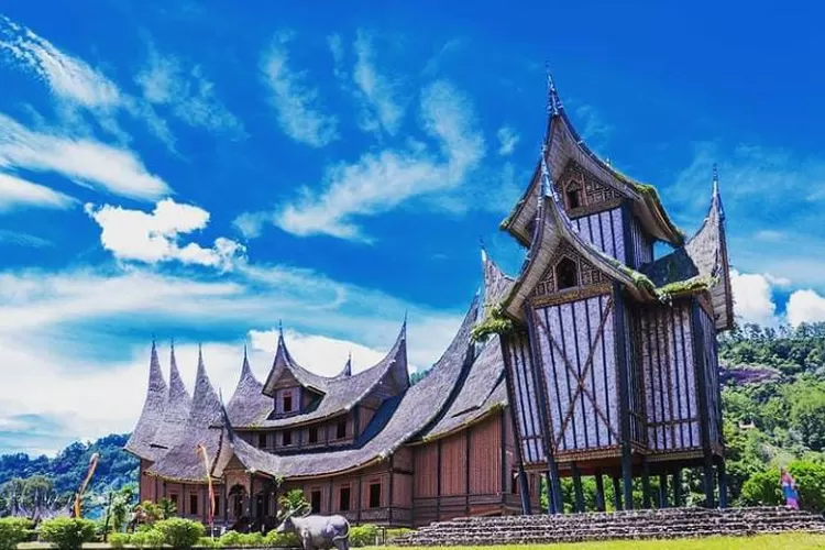 Mengenal Jenis-jenis Rumah Gadang, Rumah Adat Sumatera Barat Khas ...