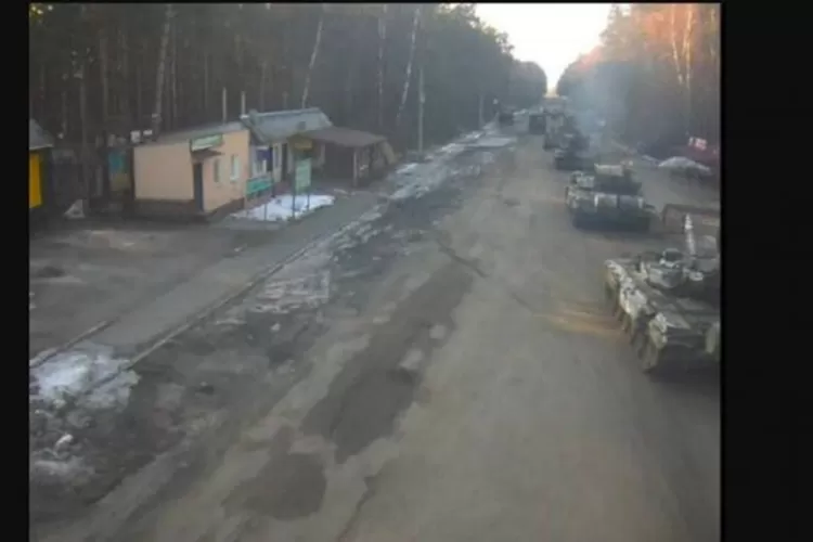 Tank militer Rusia bersiap-siap menyerang Ukraina dan masuk melalui Belarus  ((Twitter))