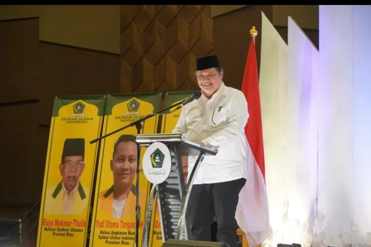 Ketum DPP Partai Golkar Airlangga Hartarto menghadiri pelantikan Satkar Ulama Provinsi Riau dan meyakini militansi tinggi kader-kader Satkar Ulama memenangkan Partai Golkar dan Capres 2024 (AG Sofyan)