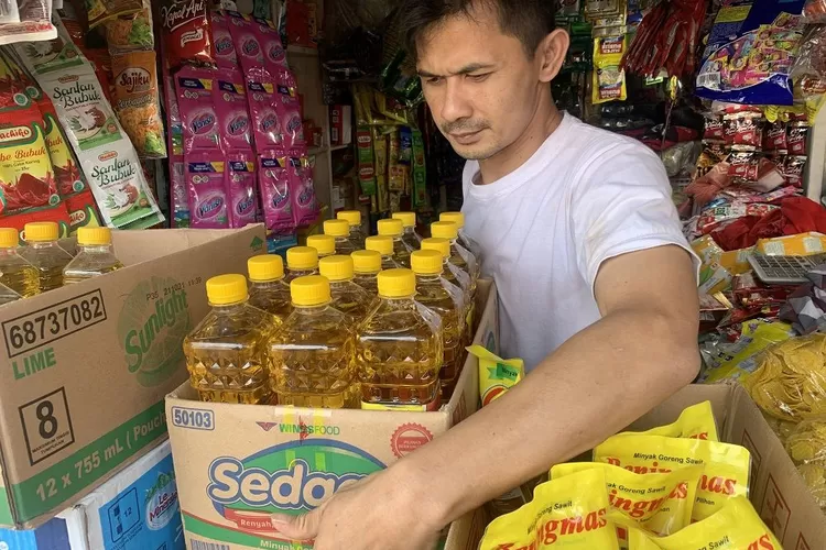 Ilustrasi sejumlah harga bahan pokok di Kota Semarang Jumat 11 Maret 2022 (Ayobandung.com/Restu Nugraha)