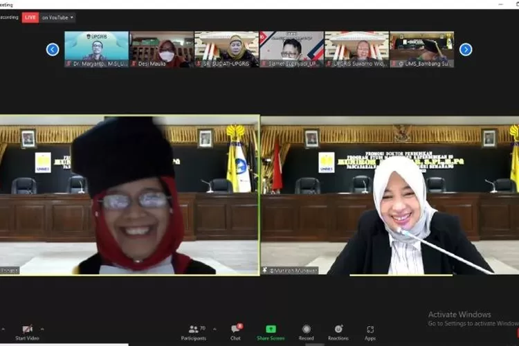Muniroh berhasil mempertahankan desertasinya yang berjudul Model Manajemen Kurikulum Pendidikan Cyberwellness Anak Usia Dini Berbasis Heutagogy di Pascasarjana Program Studi Manajemen Kependidikan, Universitas Negeri Semarang.  (dok Humas UPGRIS)