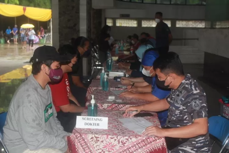 Unika Soegijapranata Semarang mengadakan kegiatan vaksin Booster untuk jenis vaksin Aztra Zeneca yang dilaksanakan di selasar gedung Thomas Aquinas.  (dok Humas Unika Soegijapranata Semarang.)