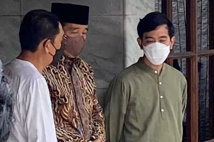 Sempat bertemu saat melayat, ini yang dibicarakan Presiden Jokowi dengan Gibran (Endang Kusumastuti)