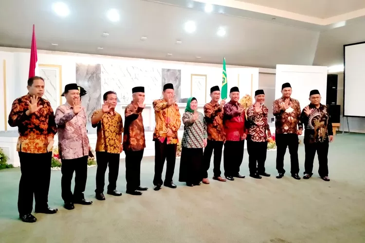 Pengurus DEwan Pendidikan Kabupaten Bogor Pasca dilantik.