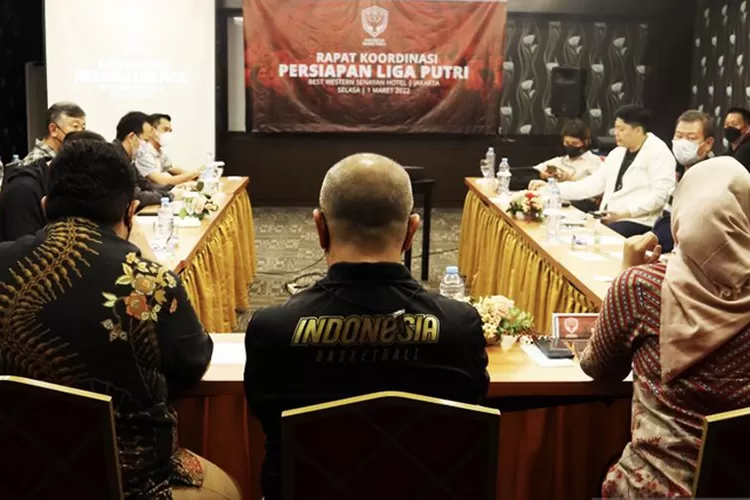 PP Perbasi menggelar rapat koordinasi membahas rencana pelaksaan Liga Putri dalam rapat koordinasi pelaksanaan Liga Putri di Jakarta, Selasa (1/3/2022).  (Foto: Perbasi)