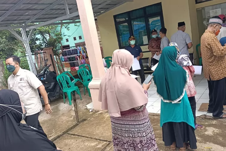 Mahasiswa Unusia kawal BNPT di Desa Cidokom (Dok.Bogor Times)