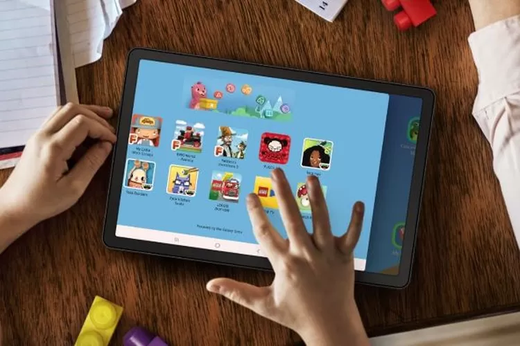  Tablet Samsung A8 ini dilengkapi dengan layar luas 10,5 inci, baterai kuat 7.040mAh, penyimpanan yang dapat diperluas sampai 1TB, dan speaker berteknologi Dolby Atmos.  (istimewa/samsung)