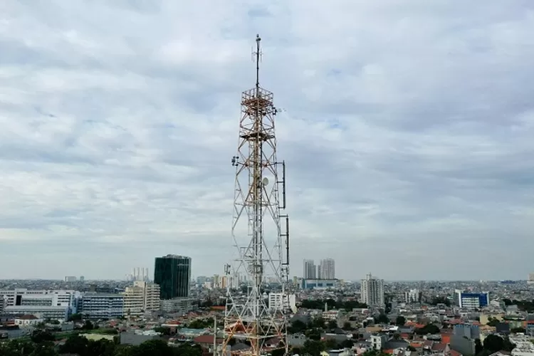   Salah satu tower milik anak usaha Telkom, Mitratel. 