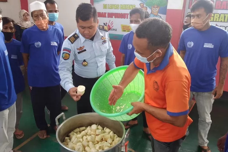 WBP Lapas Kelas II Batang saat mengikuti pelatihan tata boga.&nbsp;   Foto: dok&nbsp;