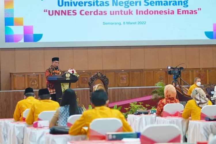 Universitas Negeri Semarang (UNNES) memasuki usia ke-57. Rangkaian Dies Natalis ke-57  dibuka oleh Rektor Prof Fathur Rokhman ,  Selasa 8 Maret 2022.  (dok Humas Unnes)