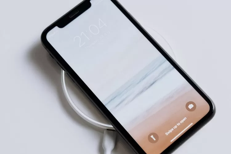 Tips Menjaga Battery Health iPhone agar tetap stabil ( pexels.com/cottonbro)