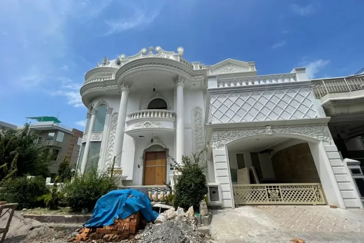 Intip Rumah Mewah Milik Indra Kenz yang Disita Polisi. (Ist)