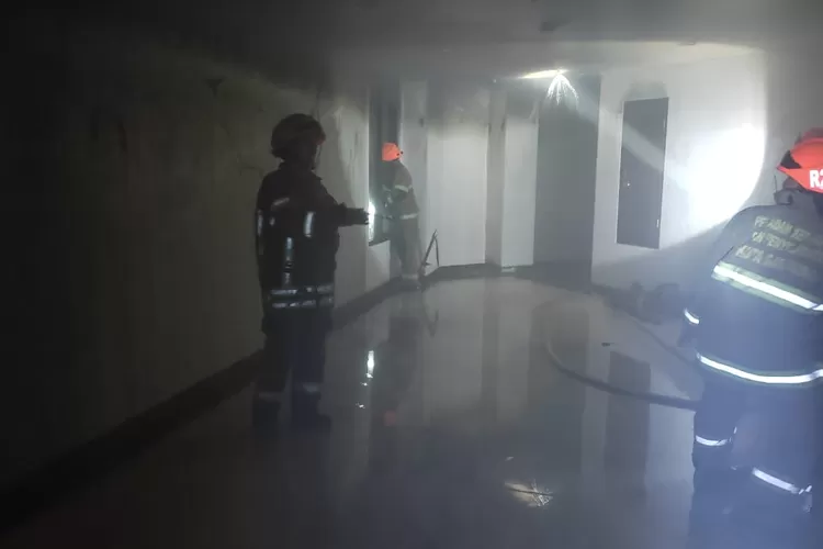 Pantry di lantai 1 Hotel de Java terbakar Jumat dini hari sekitar pukul 01.30 WIB, 11 Maret 2022 (Humas Diskar PB Kota Bandung)