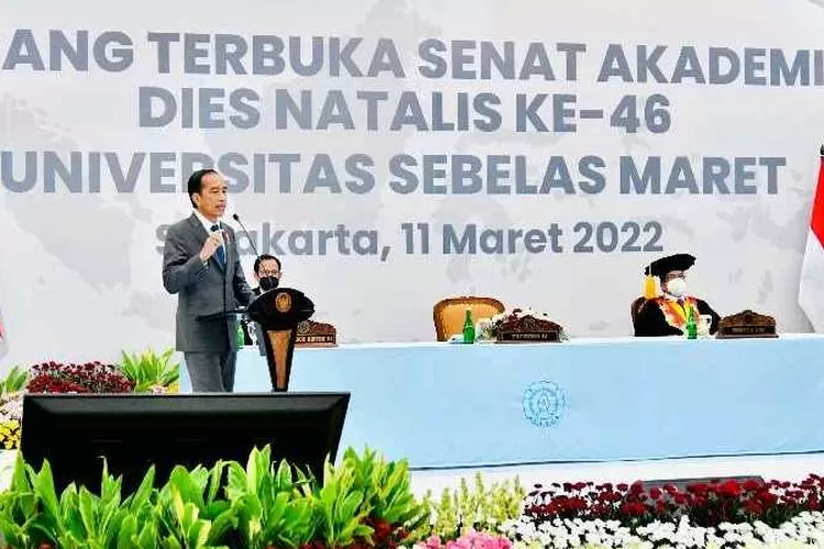Presiden Joko Widodo menyampaikan pidato saat menghadiri Dies Natalis ke-46 UNS (Foto: Laily Rachev - Biro Pers Sekretriat Presiden)