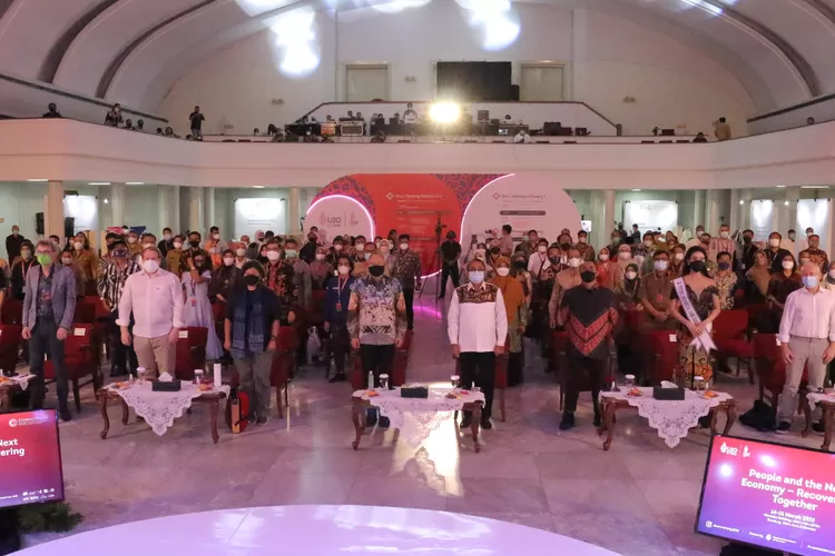 Pembukaan acara Connecti:city 2022 dihadiri Sekda Provinsi Jawa Barat Setiawan Wangsaatmaja dan Kadisparbud Jabar Benny Bachtiar.  (Foto: Humas Disparbud Jawa Barat)