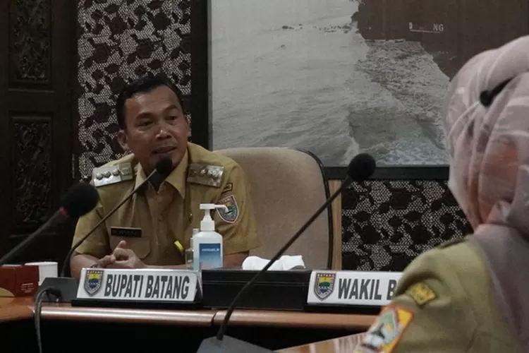 Bupati Batang Wihaji saat menerima Inspektorat Pemerintah Provinsi Jawa Tengah di ruang Abirawa, Senin 14 Maret 2022.&nbsp; (Muslihun/Kontributor Batang&nbsp;)