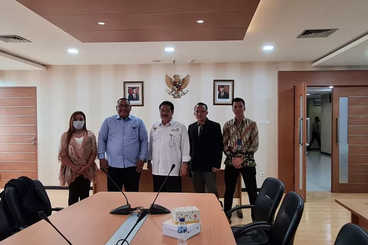 Para advokat dari LQ Indonesia menyampaikan apresiasi  atas kinerja  Polda Jawa  Barat . (Investasi Bodong, Jakarta)