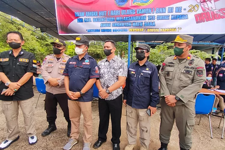 Kegiatan Tes Urine terhadap Sopir Truk (Dok. Annuza An)