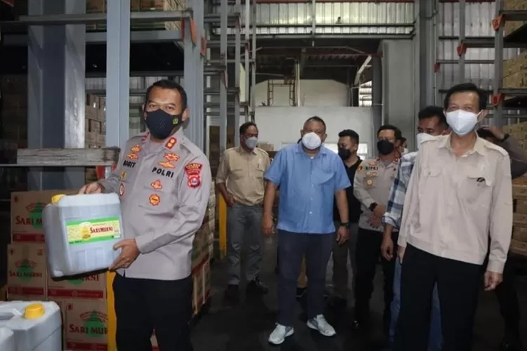 Polres Cilegon saat Sidak ke PT Selago Makmur Plantation yang berada di Jalan Raya Anyer Km 121, Gunung Sugih, Ciwandan, Kota Cilegon, Selasa (15/3/2022).