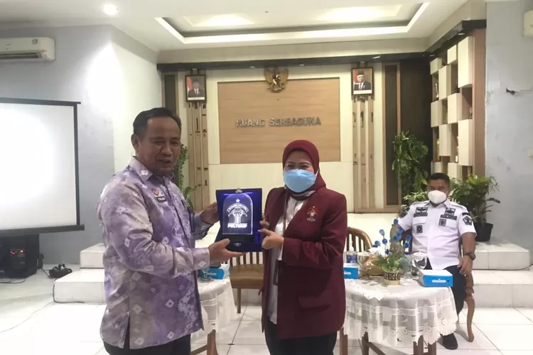 Politekip dan Lapas Purwakarta melakukan kunjungan ke Lapas Cirebon