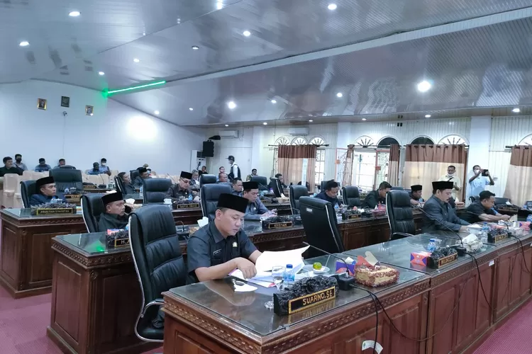 Suasan sidang Paripurna pembentukan AKD DPRD PALI  (Dok. Budi S.)