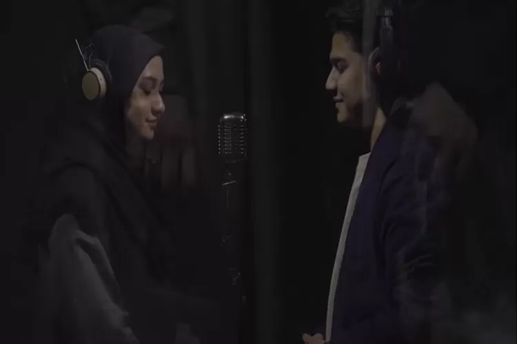 Lirik Lagu Khadijah Istri Rasulullah Dinyanyikan Syakir Daulay dan Nadzira Shafa yang  Diunggah Di Akun Youtube Pada Tanggal 26 Maret 2022 ( Tangkapan Layar Akun Youtube Syakir Daulay Entertainment)