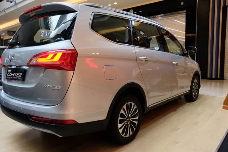 Wuling Motors merilis MPV terbarunya, New Cortez di Pollux Mall Paragon Semarang. (dok)
