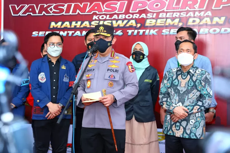 Kapolri Jenderal Pol Listyo Sigit Prabowo menghadiri kegiatan akselerasi vaksinasi di Universitas Trisakti Jakarta (Humas Polri)