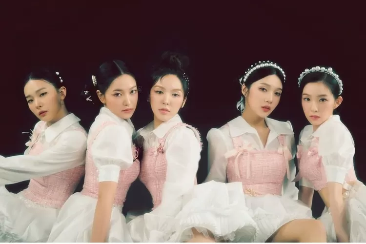 Red Velvet merupakan grup vokal wanita dari Korea Selatan yang debut pada 1 Agustus 2014 silam dan berada di bawah naungan SM Entertainmen. (Instagram.com/@smtown)