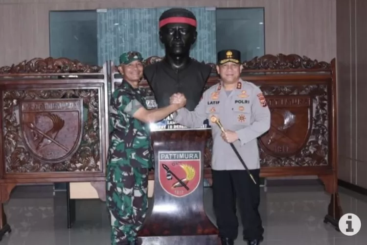 Pangdam Pattimura Mayjen TNI Richard Tampubolon - Kiri. Kapolda Maluku Irjen Pol Lotheria Latif - Kanan. (Istimewa)