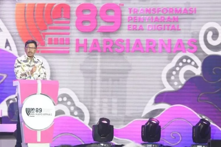  Menteri Komunikasi dan Informatika Johnny G. Plate saat menghadiri Puncak Peringatan Harsiarnas ke-89 Tahun 2022 di The House Convention Hall, Bandung, Jumat 1 April 2022. (istimewa)