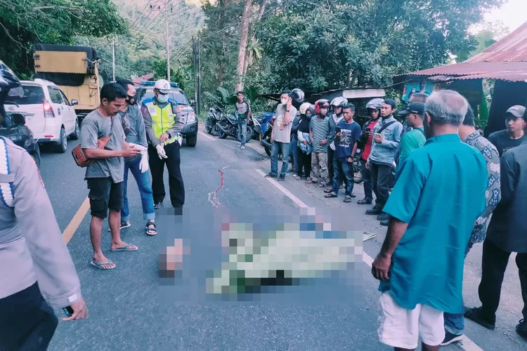 Korban tewas akibat kecelakaan di Jalan Padang - Painan