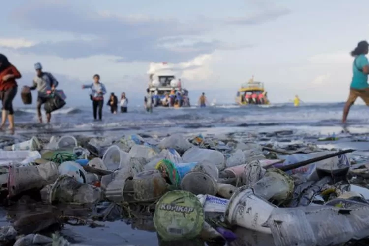 Jalanan bersampah (gorajuara.com/Pikiran Rakyat)