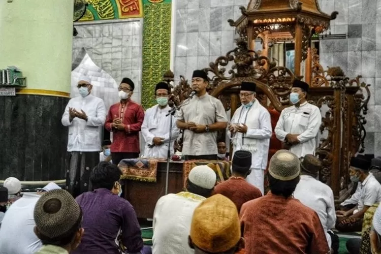  Jadwal sholat tarawih keliling Wali Kota Semarang Hendrar Prihadi.  (Ayosemarang.com/ Audrian Firhannusa)