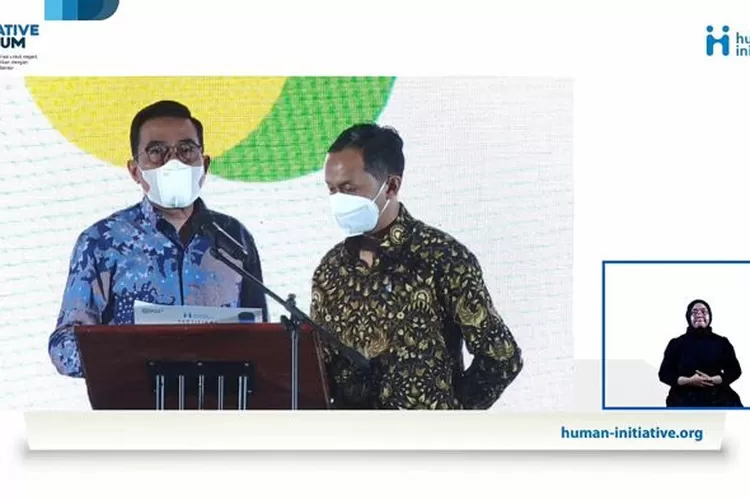 Presiden  HI Tomy Indrajati (kanan) meresmikan event  Initiative Forum di Hotel Bidakara, Jakan Gatot Subroto, Jaksel, Kamis (7/4/2022) (Liputan lapangan)