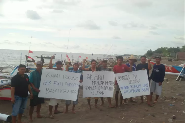 Komunitas nelayan Takalar, Sulsel terharu disebut pahlawan. devisi negara, mereka lantas mendukung Ketua KPK Firli Buhari menjadi Capres 2024.  (Siaran pers)