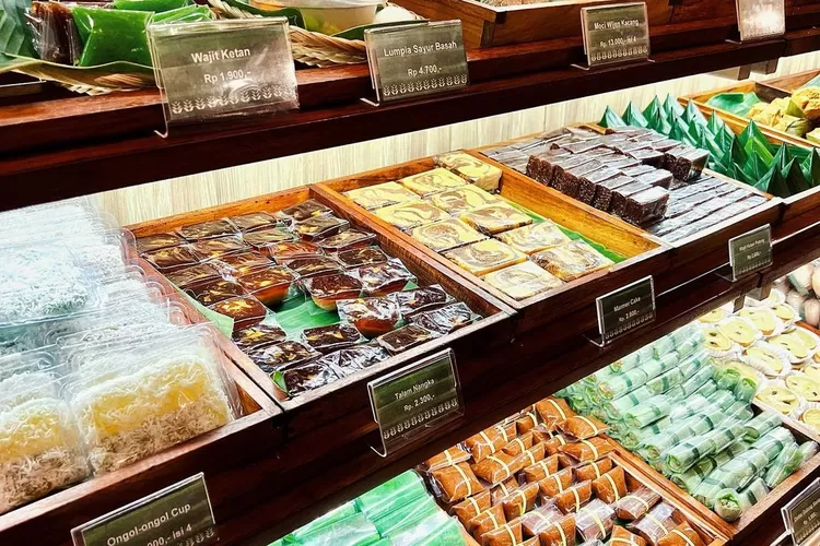 Berikut jenis jajanan kue pasar tradisional yangb tak lekang oleh waktu dan masih banyak diminati (Instagram @feastin.id)