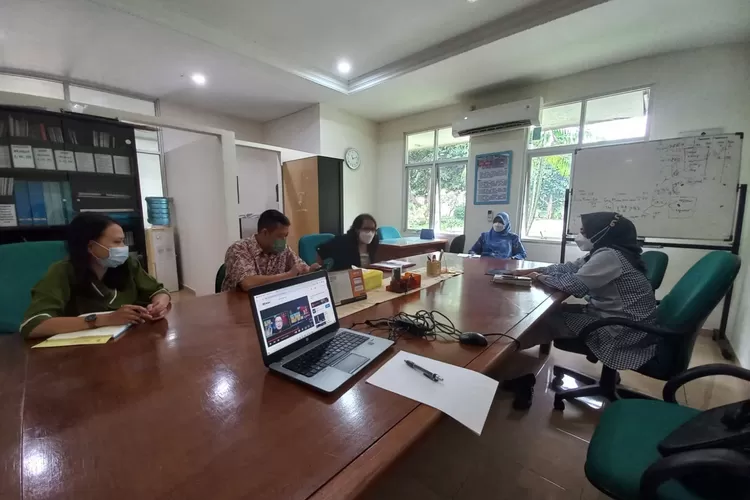 rapat koordinasi khusus antara Badan Penyelenggara dan Badan Pelaksana STIKes Mitra RIA Husada Jakarta. 