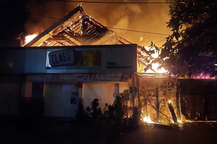 Salah satu kejadian kebakaran di Kota Bandung (Foto: doc.Humas Diskar PB Kota Bandung)