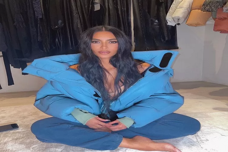 Rekaman Video Intim 41 Menit Kim Kardashian dengan Mantan Pacar Ray J Tersebar Dirilis Vivid Entertainment berjudul Kim Kardashian, Superstar in 2007 (Instagram @kimkardashian)
