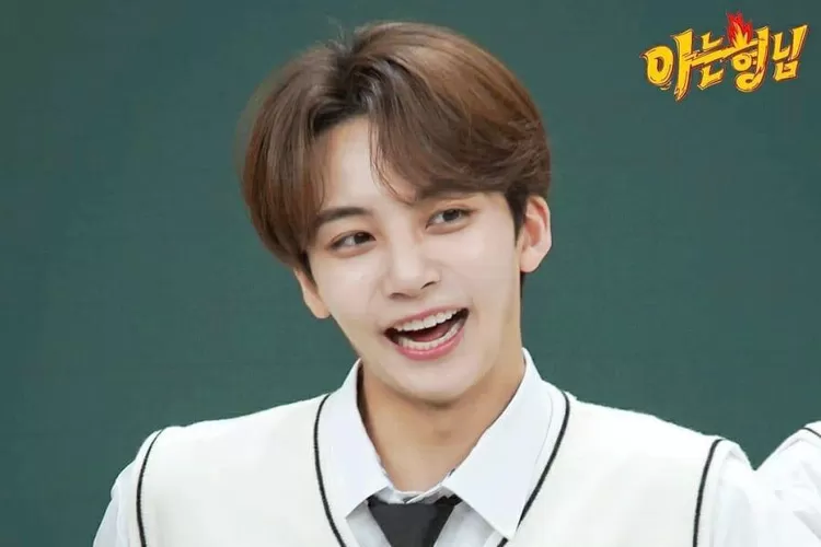 Jeonghan SEVENTEEN.  (Soompi)