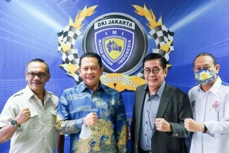 Bamsoet bersama, Ketua dan wakil Ketum KONI DKI serta ketua IMI DKI Jakarta.