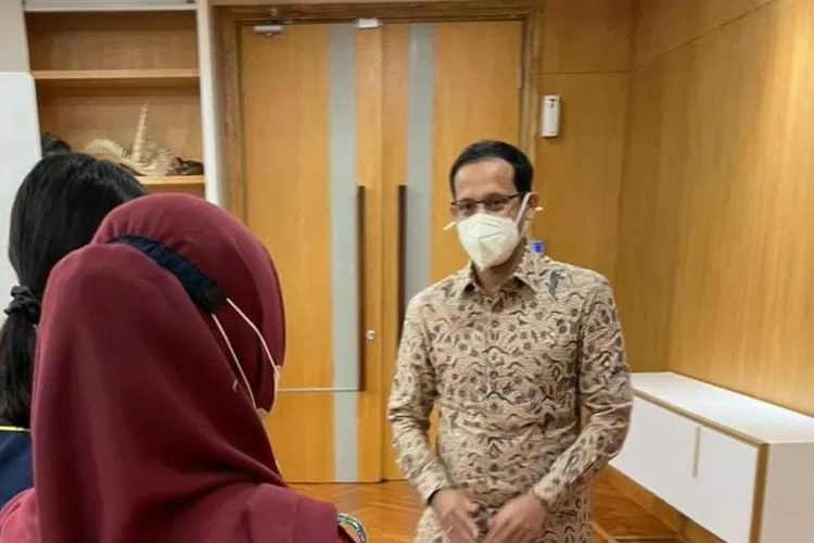 Mendikbudristek Bertemu dengan Mahasiswa Korban Kekerasan Seksual Universitas Riau  (Gorajuara.com/dok: kemdikbud.go.id)