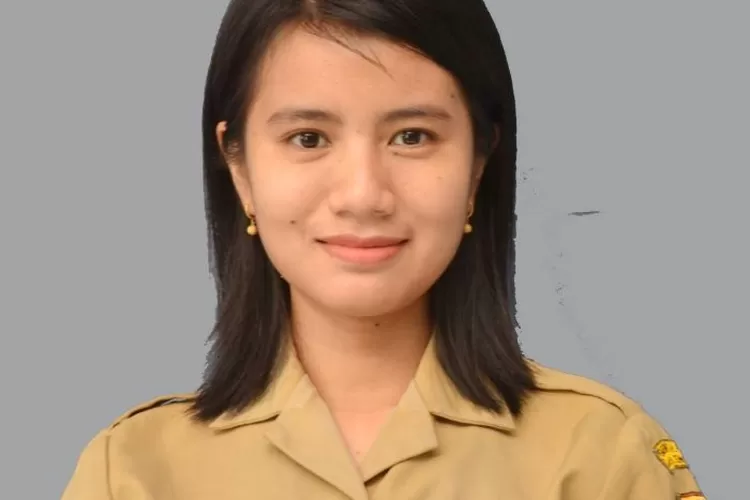 Imaniar Yordan Christy, Guru SMA Negeri 5 Semarang. 				                             (dok pribadi)